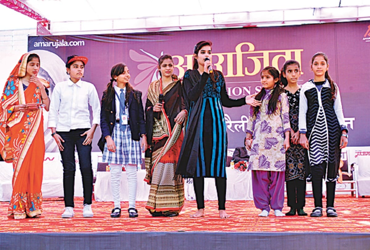 more than thirteen thousand crowd take a oath for girls and women safety on national girl child day