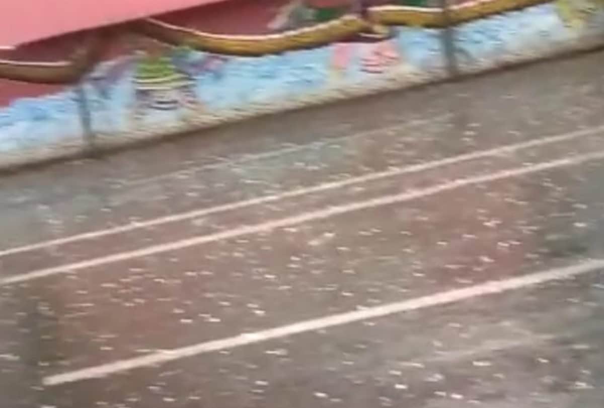 Heavy rain in Prayagraj Kumbh Mela, devotees are getting bothered