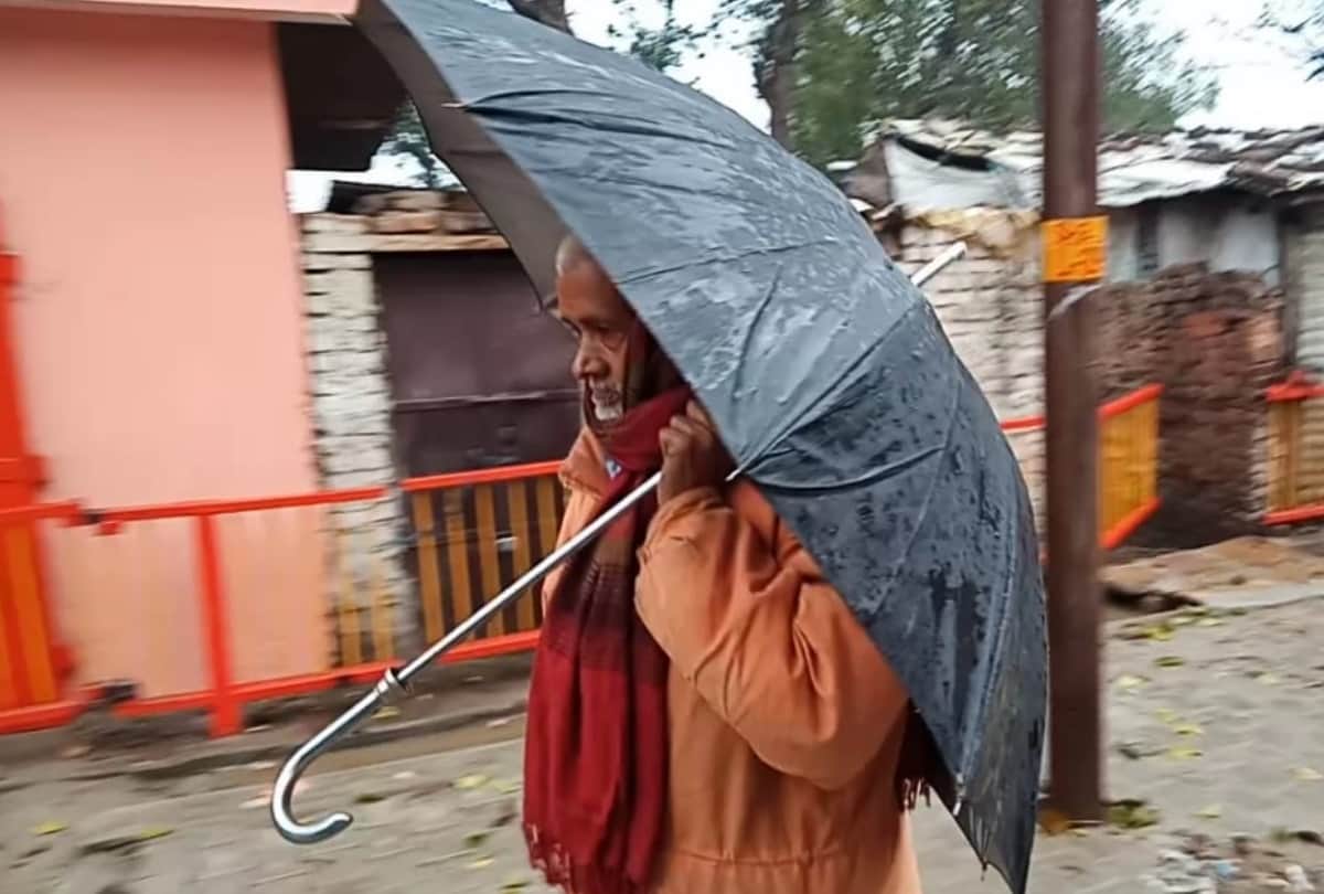 Heavy rain in Prayagraj Kumbh Mela, devotees are getting bothered
