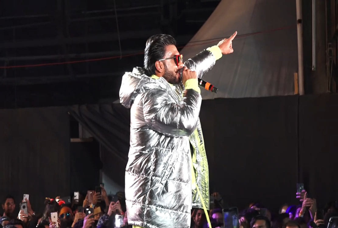 ully Boy Music Launch With Ranveer Singh And Alia,Shweta and Farhan Akhtar Also Join In, see video