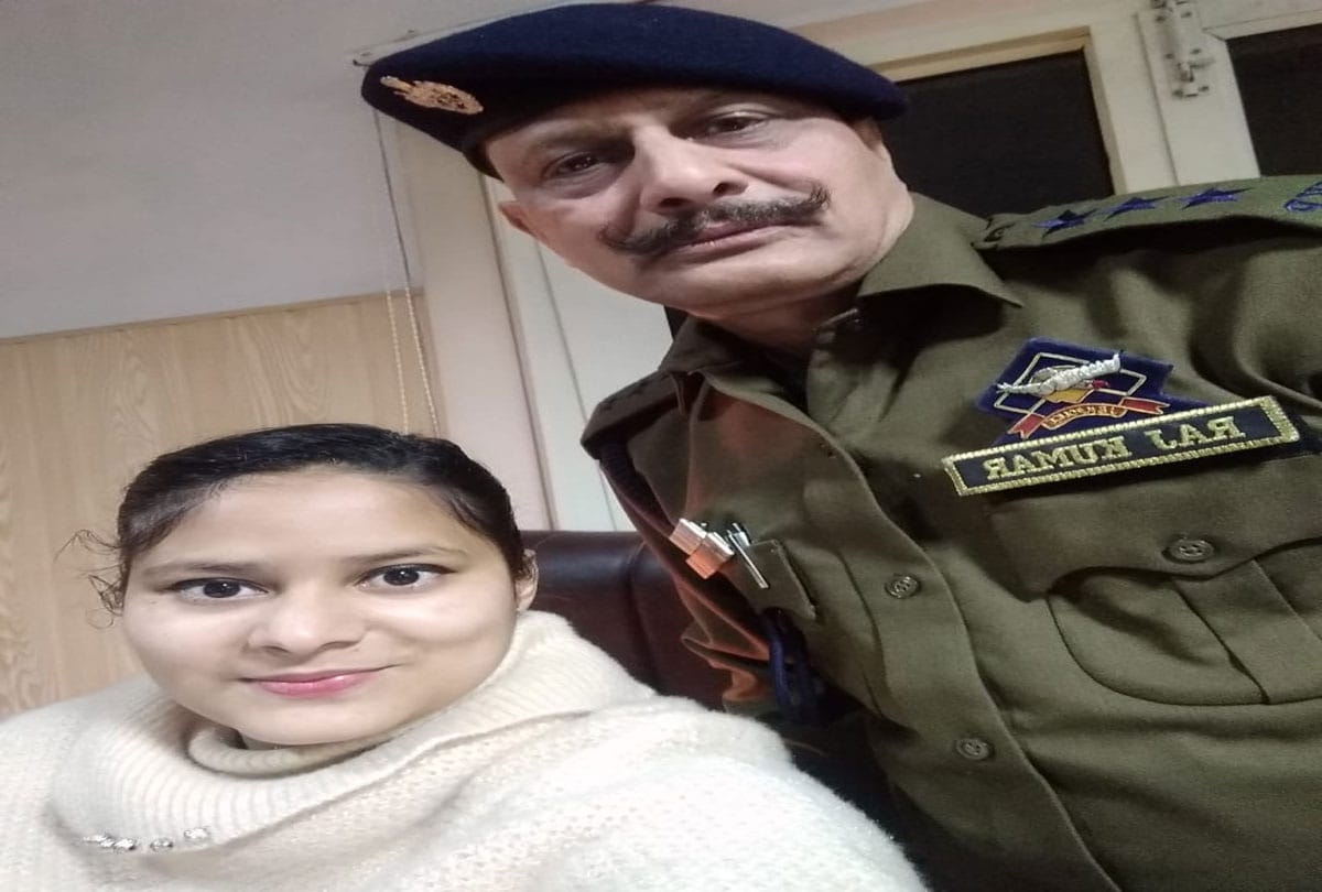 national girls day share selfie with daughter at karyasthal par betiyan in jammu kashmir
