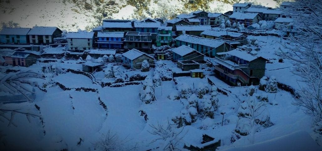 snowfall photos from uttarakhand hilly area