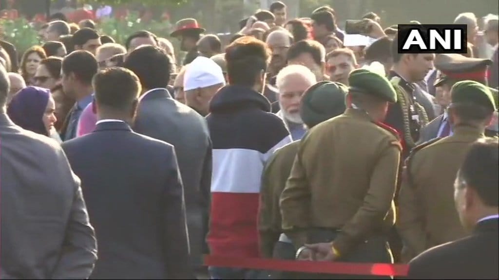 Prime Minister Modi met the family of Lance Naik Nazir Ahmadwani at a Home Festival