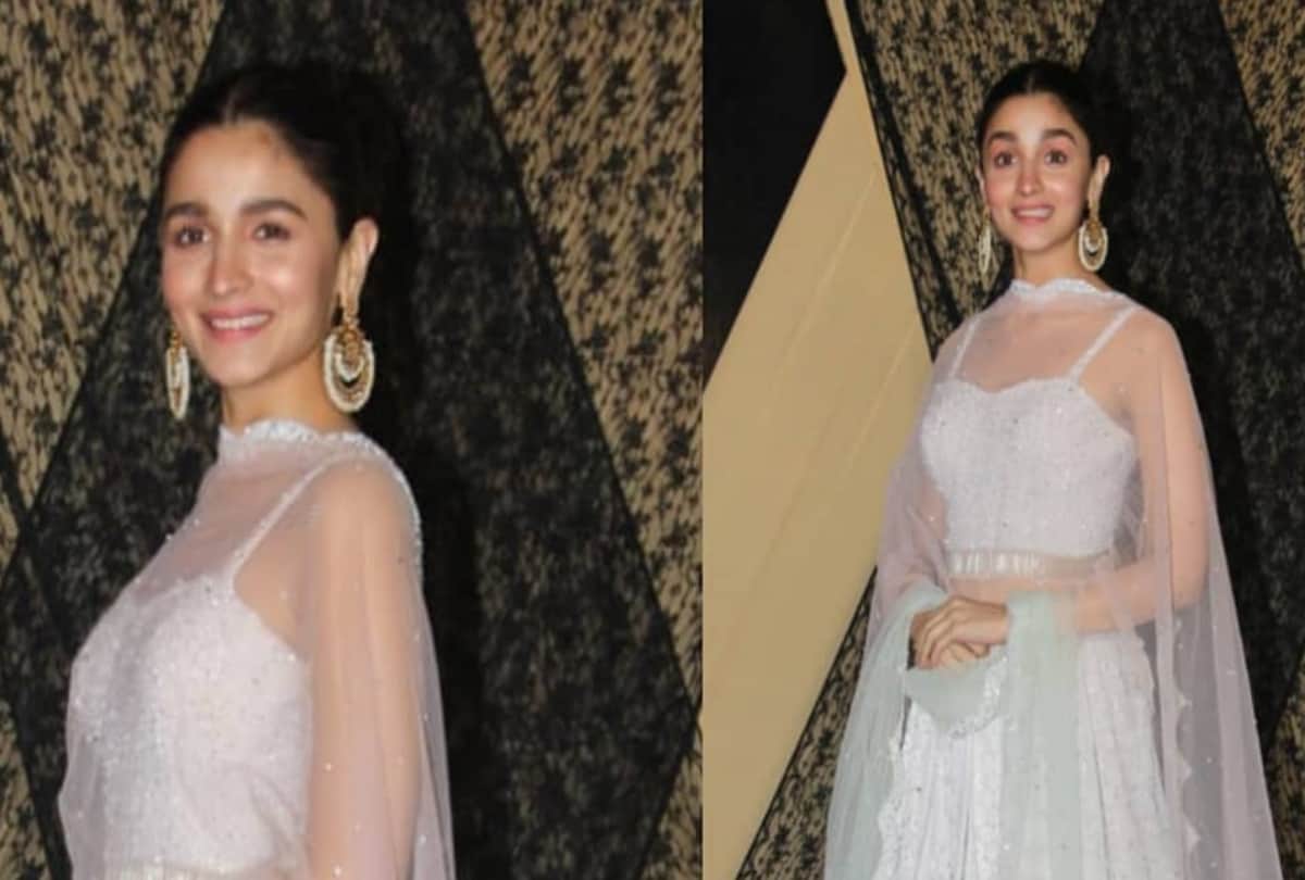 Pics Of Alia Bhatt hot looks gorgeous in white lehenga at Sakshi Bhatt reception