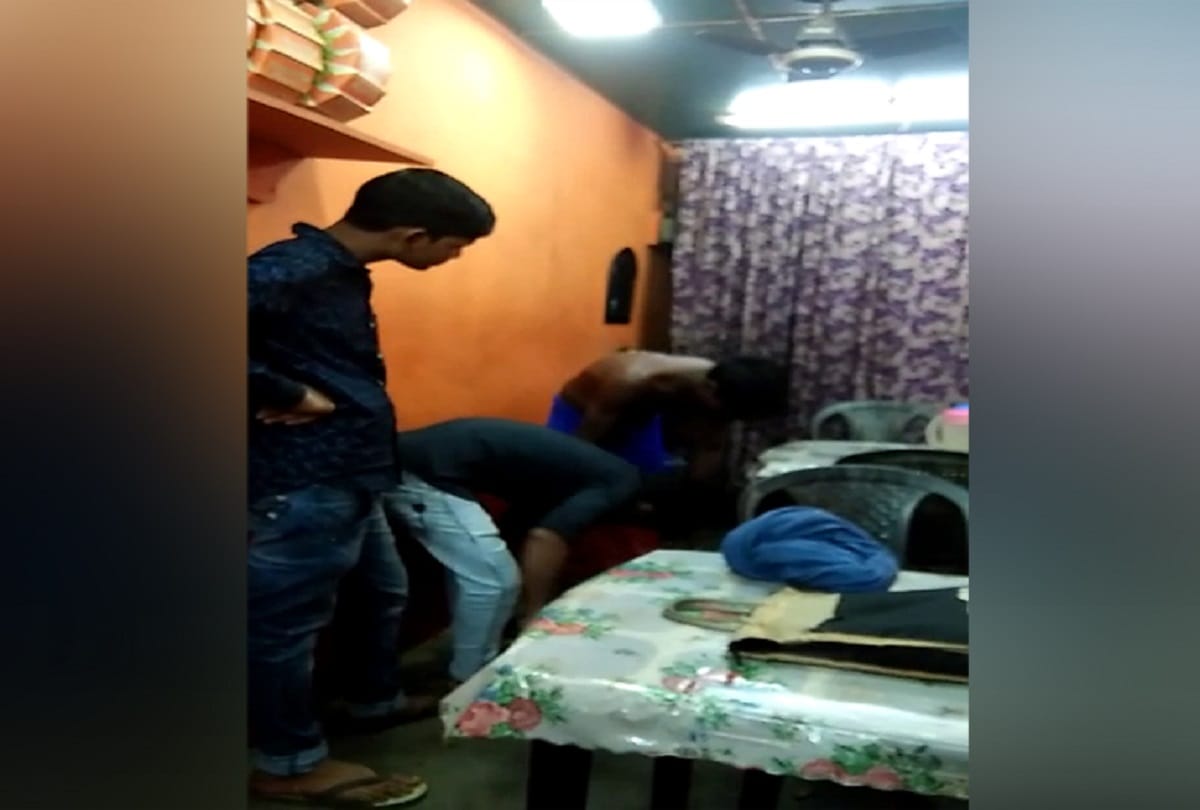Customer did not have money after eating Biryani, shopkeeper made video man remove his clothes