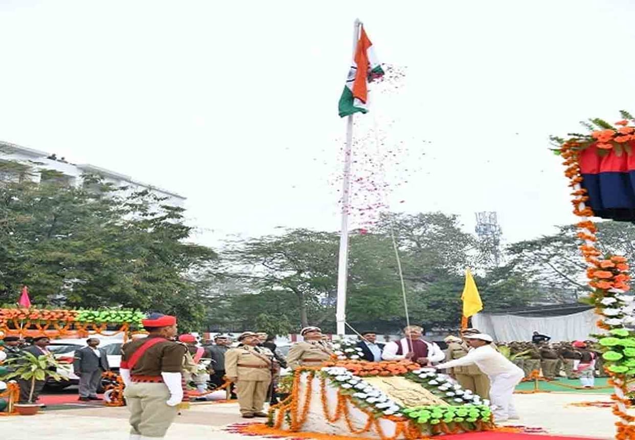 Keshav Prasad Maurya did flag hoisting in Kanpur police line