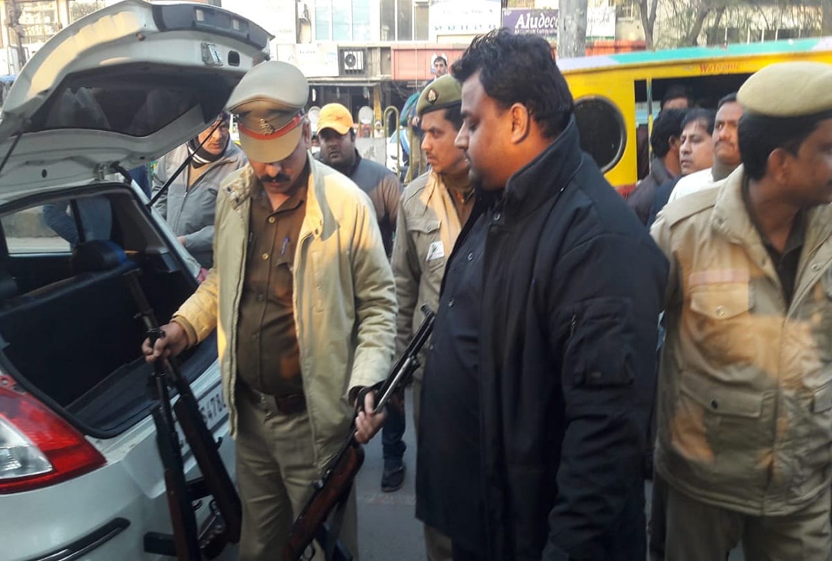 modify AK 47 rifle found in a car during checking in Ghaziabad