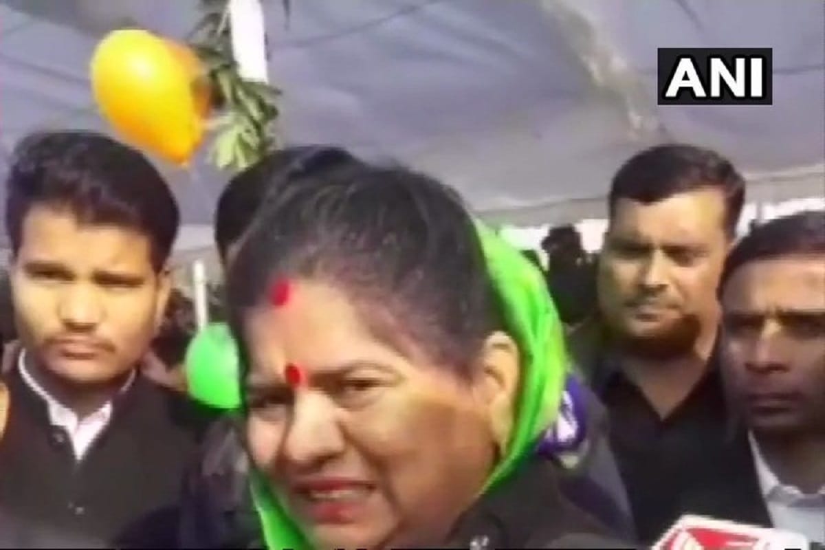 madhya pradesh minister imarti devi couldn't read her speech on republic day in Gwalior