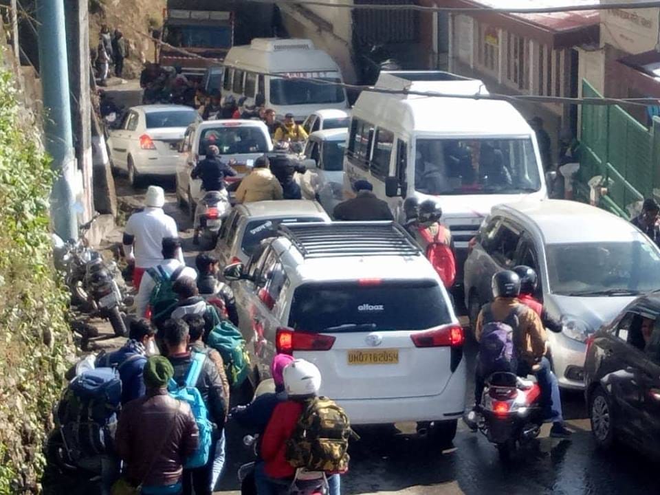 traffic jam in hill station Mussoorie