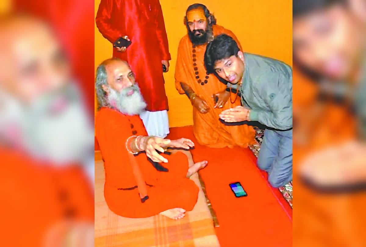 Maha Kumbh mela 2019 adhikari came to persuade Prakhar maharaj, gave warning to boycott Shahi Snan