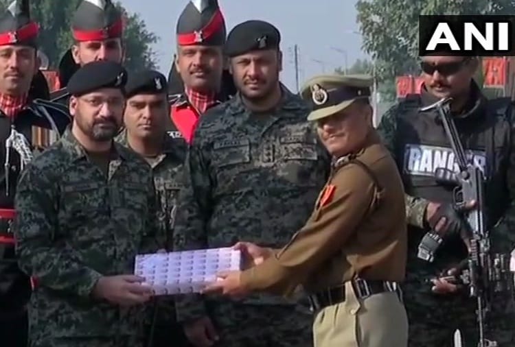 70th Republic Day 2019, Sweets exchanged between India and Pakistan at Attari-Wagah border