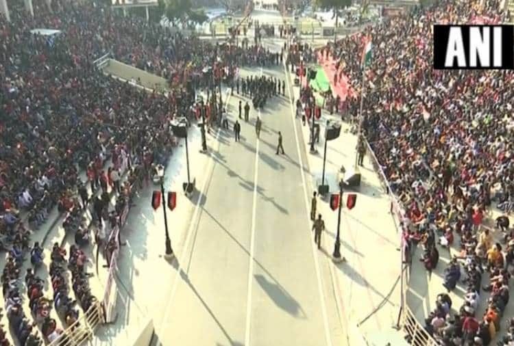 70th Republic Day 2019, Beating the Retreat Ceremony on Wagah Border, Vicky Kaushal, Varun Dhawan