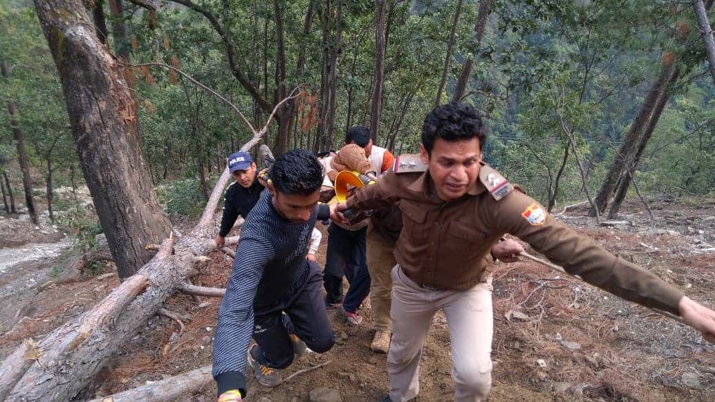 pick up vehicle fell in gorge at champawat combined cremation