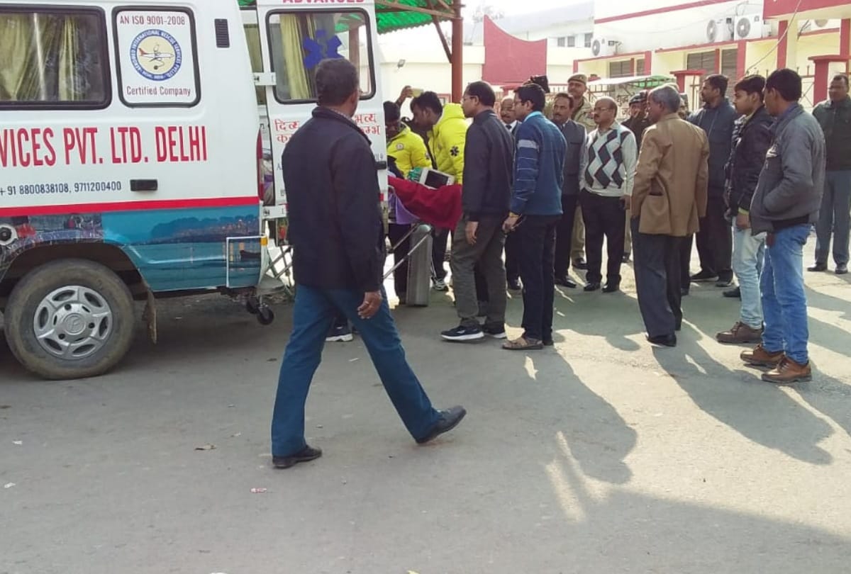 District Judge injured in road accident and his Driver dead in prayagraj