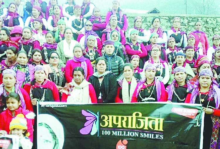 दो सौ महिलाओं ने एकसाथ नाटी डाल कर दिया महिला सशक्तीकरण का संदेश