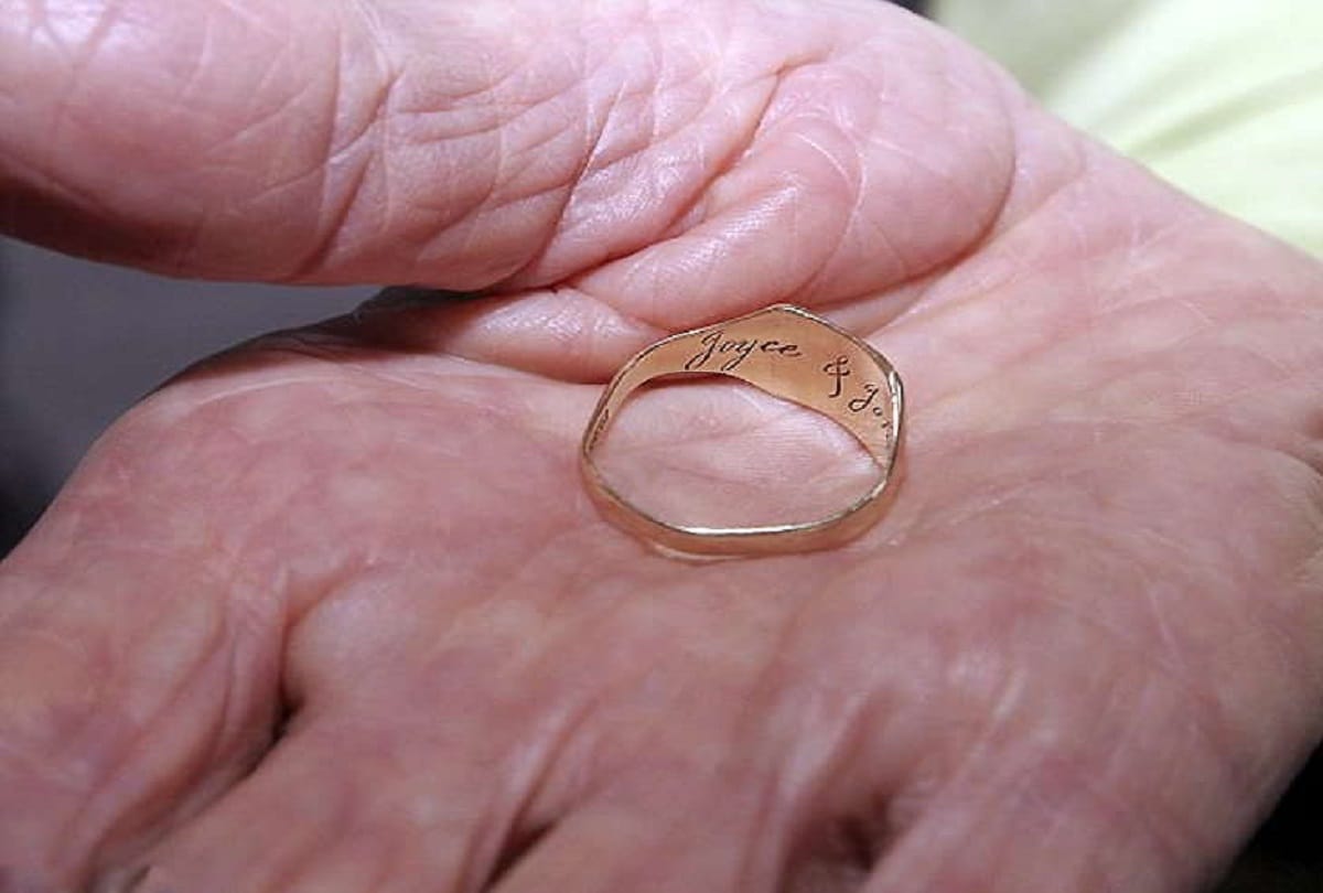 world war 2 pilot Lawrence E. Dickson gold ring and remains found in Austria after 73 years