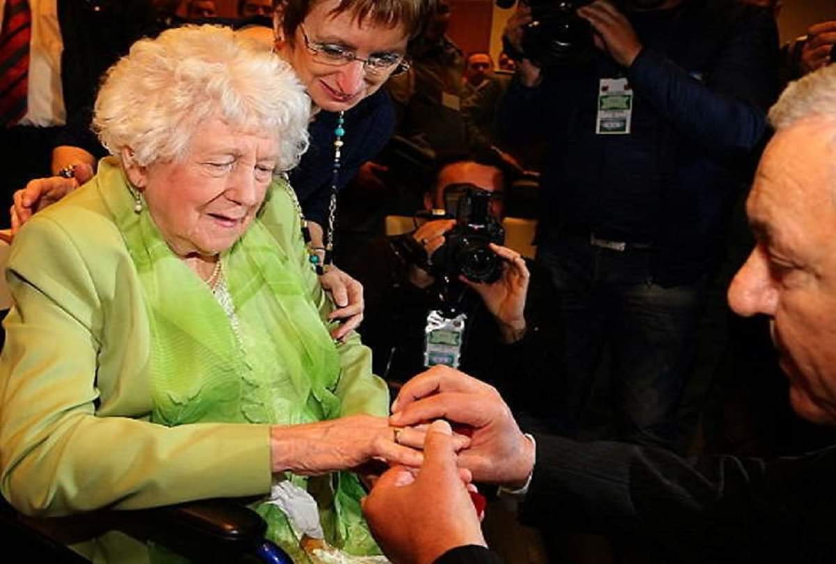 world war 2 pilot Lawrence E. Dickson gold ring and remains found in Austria after 73 years