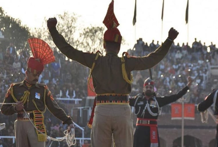 Beating the Retreat Ceremony on Wagah Border on 70th Republic Day, Photos Viral