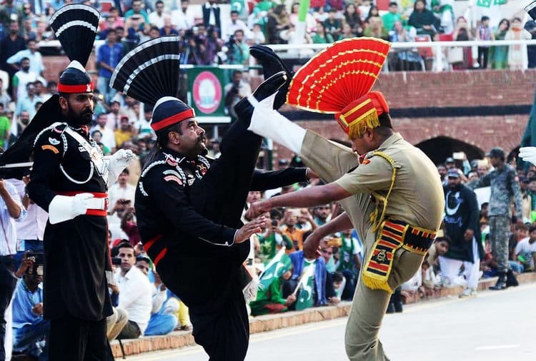 Beating the Retreat Ceremony on Wagah Border on 70th Republic Day, Photos Viral