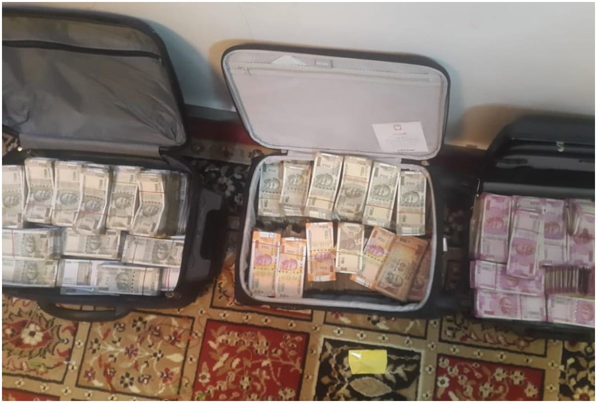 Anti corruption bureau raids irs officer sahi ram meena house