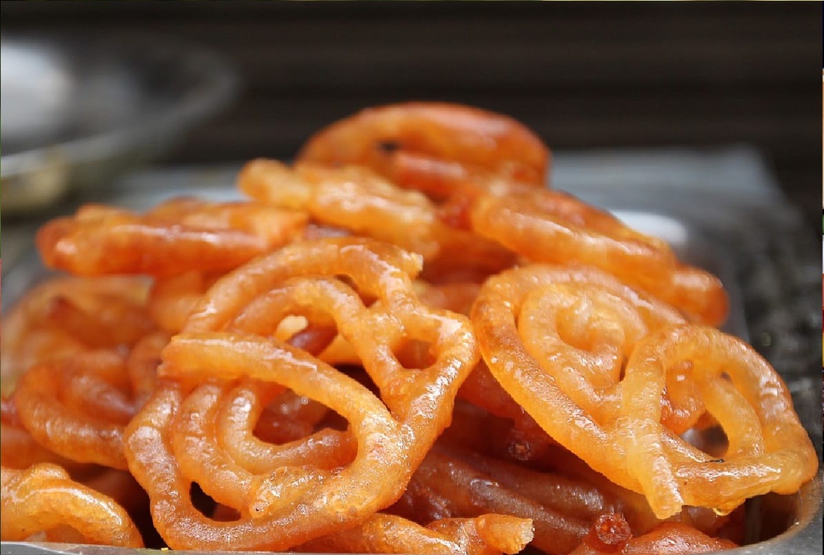 make tasty jalebi in home with these easy ingredients