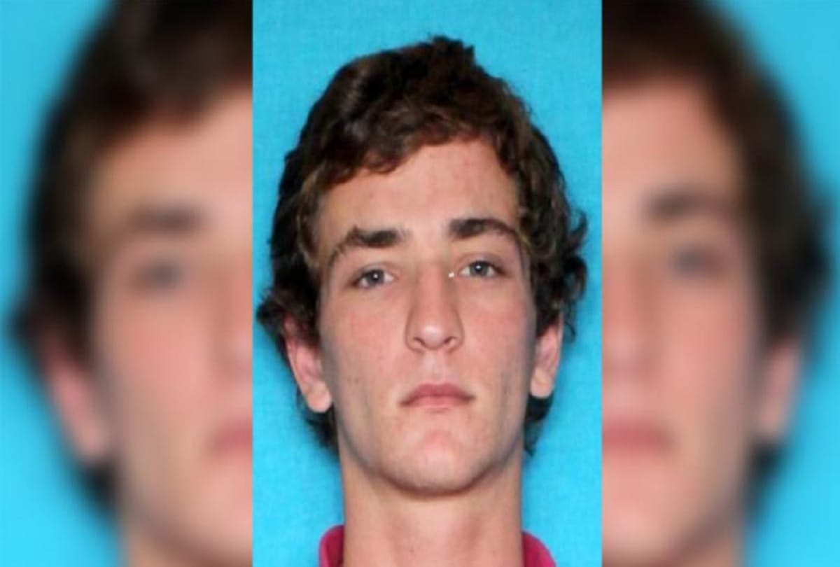 Louisiana shooting leaves 5 dead, 21 year suspect Abscond
