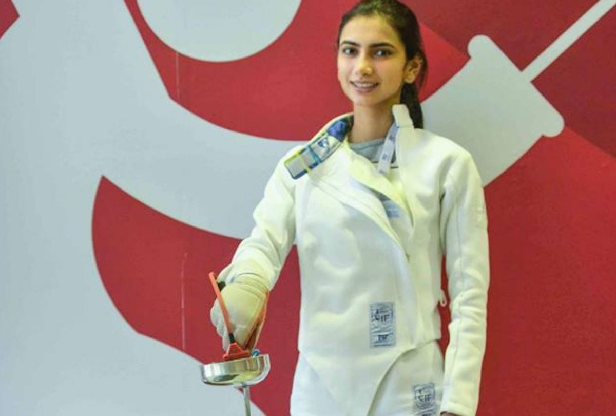 governor acharya dev vrat honoured fencing player jyotika dutta