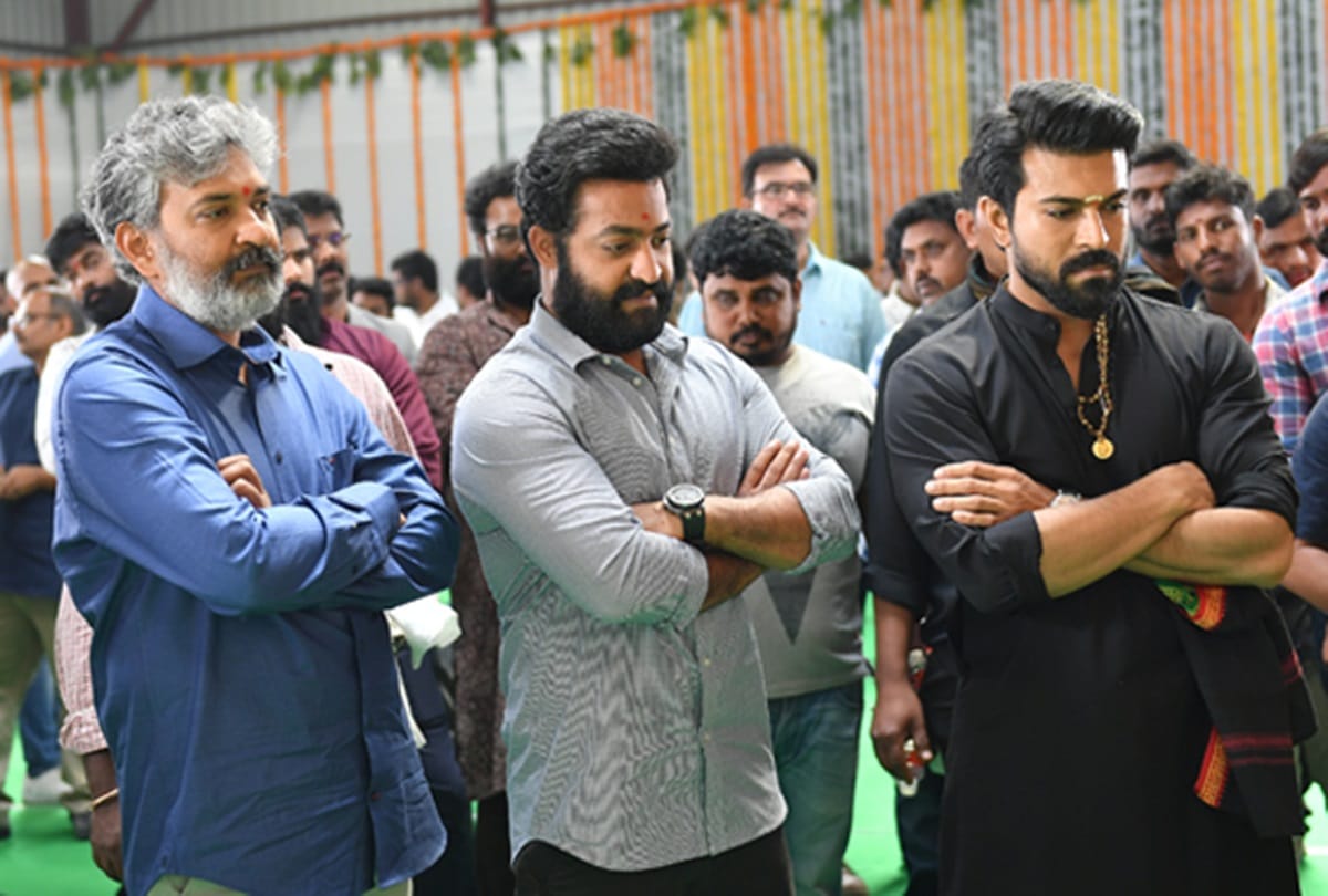After Ajay Devgn rejects SS Rajamouli approaches Akshay Kumar for RRR