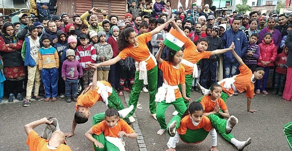 Students took out Prabhat Rounde