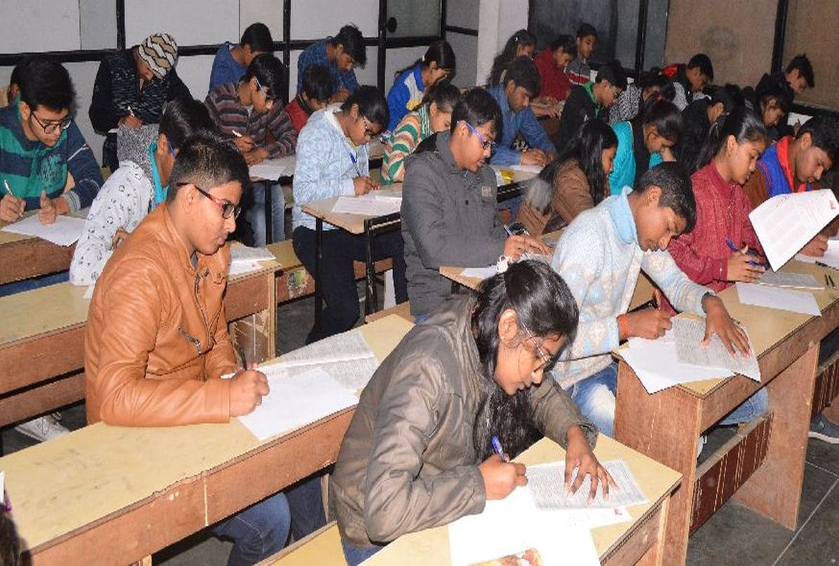 three thousand students attend spandana scholarship exam
