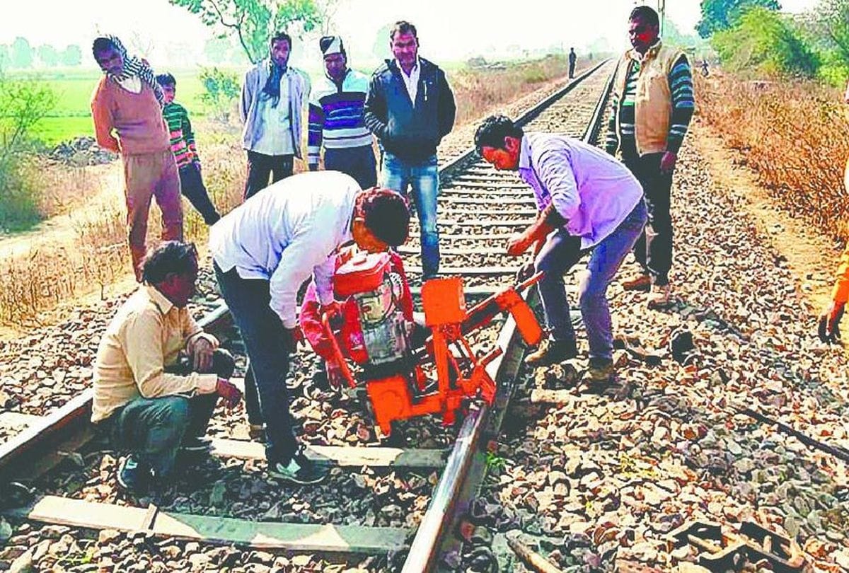 Several trains passes over broken rail track in kasganj
