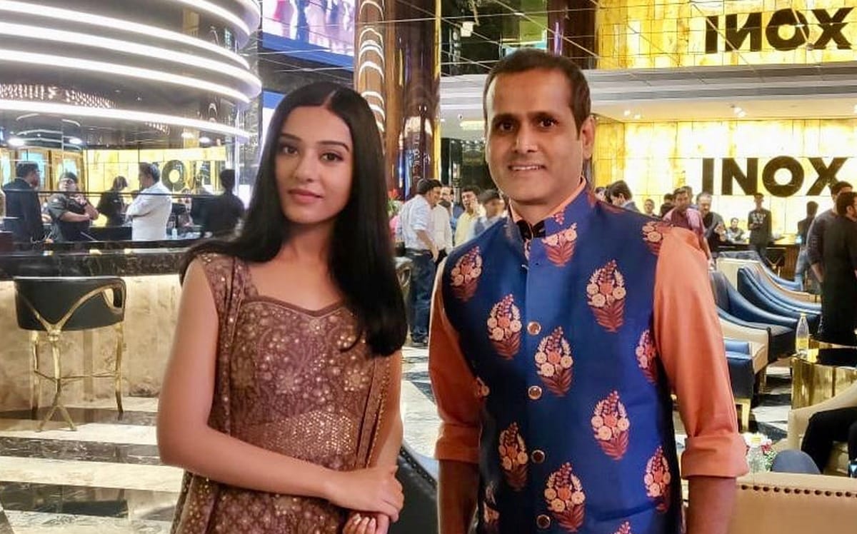 Manoj yadav written dialogue of film thackeray