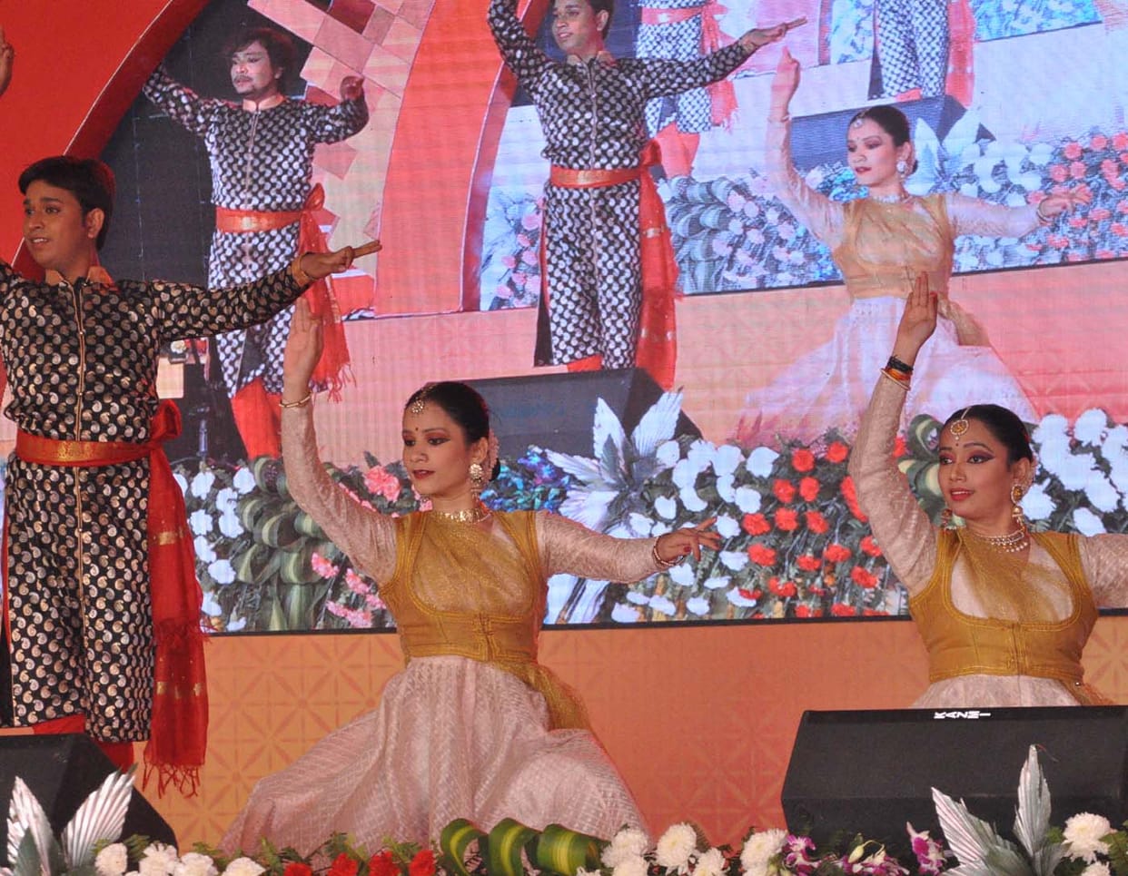 थीम सांग में सजा बस्ती का ऐतिहासिक फलसफा