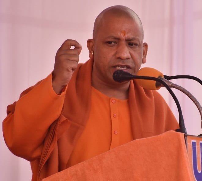 स्वास्थ्य सेवाओं का केंद्र बना गोरखपुर-वाराणसी : योगी