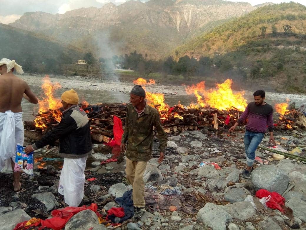 pick up vehicle fell in gorge at champawat combined cremation