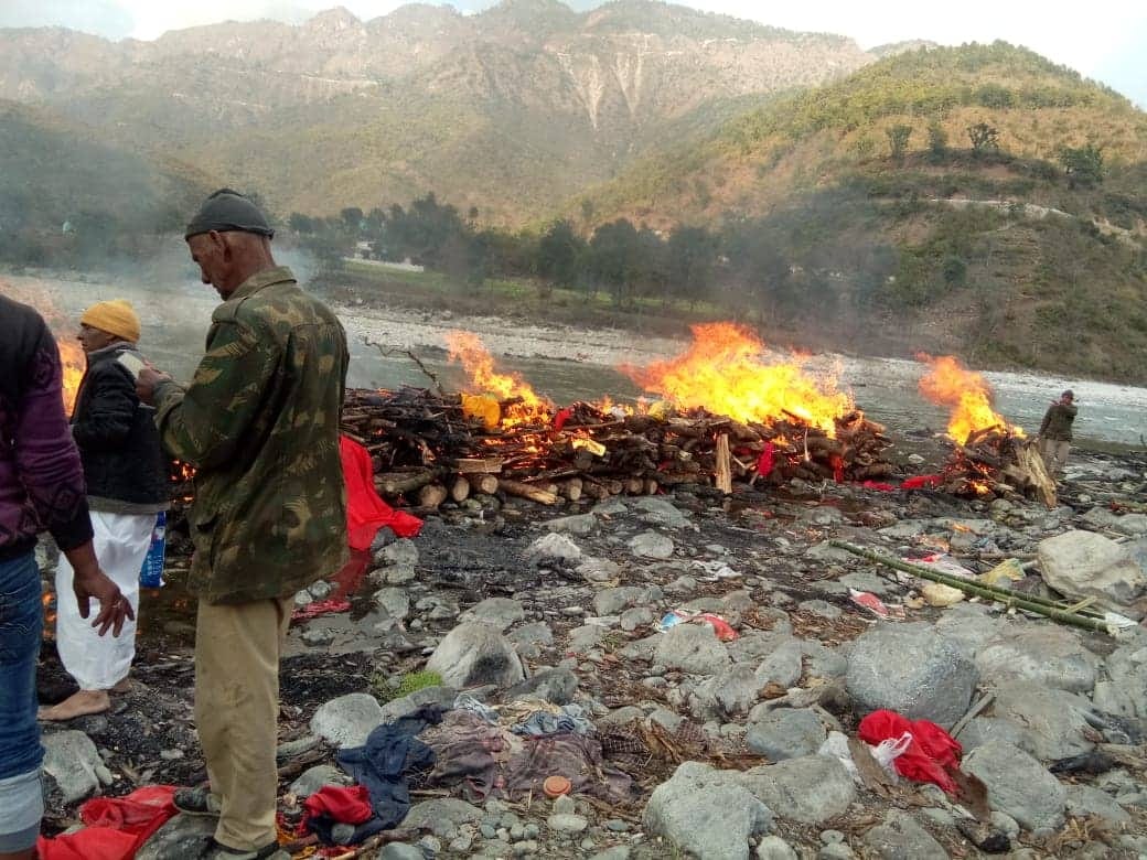 pick up vehicle fell in gorge at champawat combined cremation