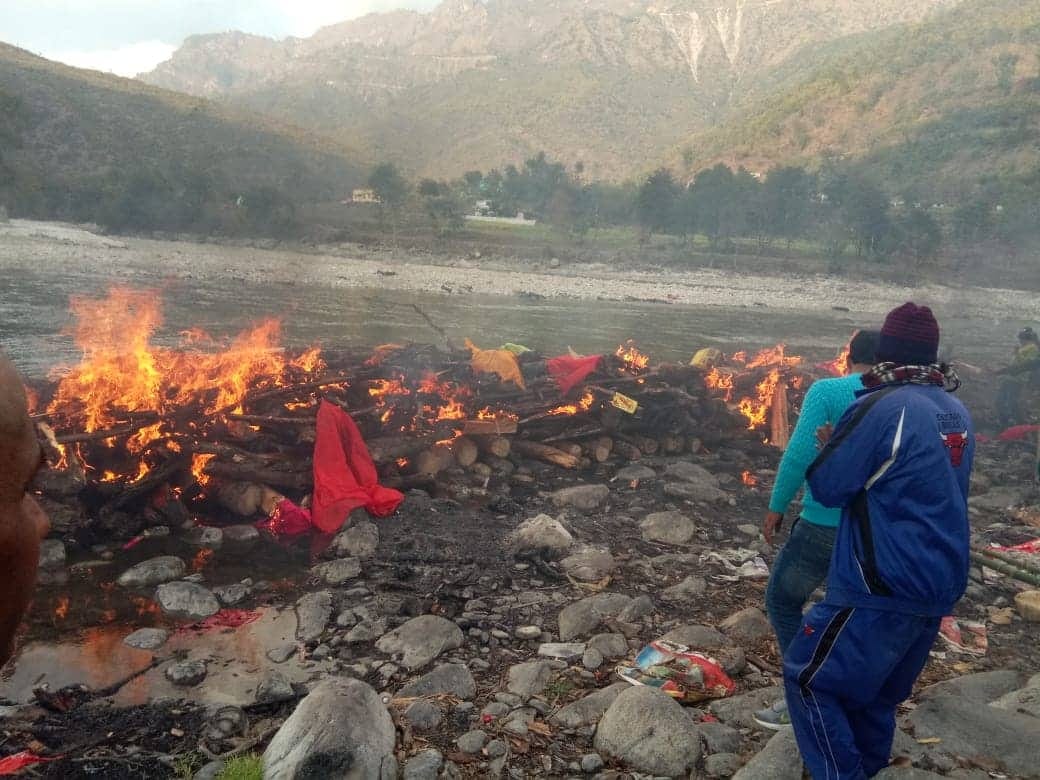 pick up vehicle fell in gorge at champawat combined cremation