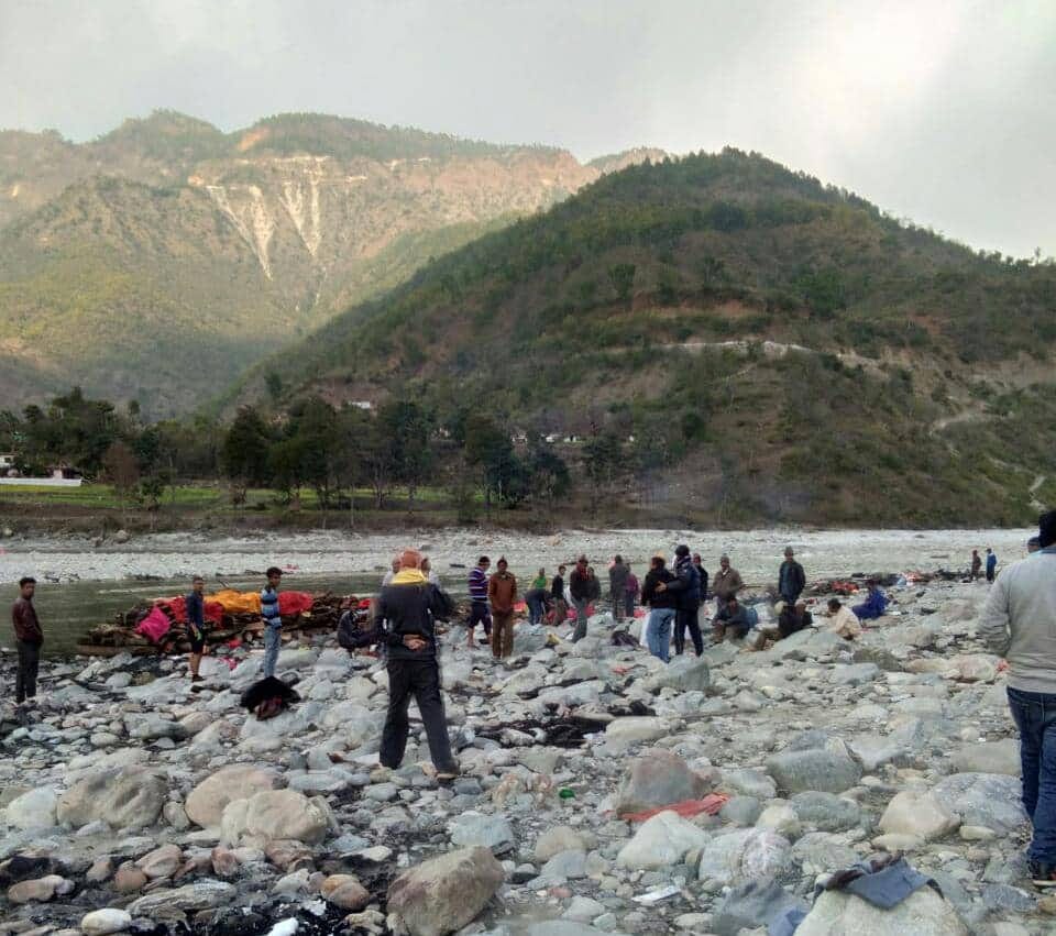 pick up vehicle fell in gorge at champawat combined cremation
