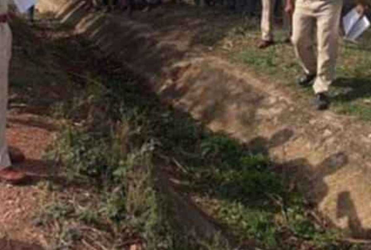 dead girl found in a field at bulandshahr