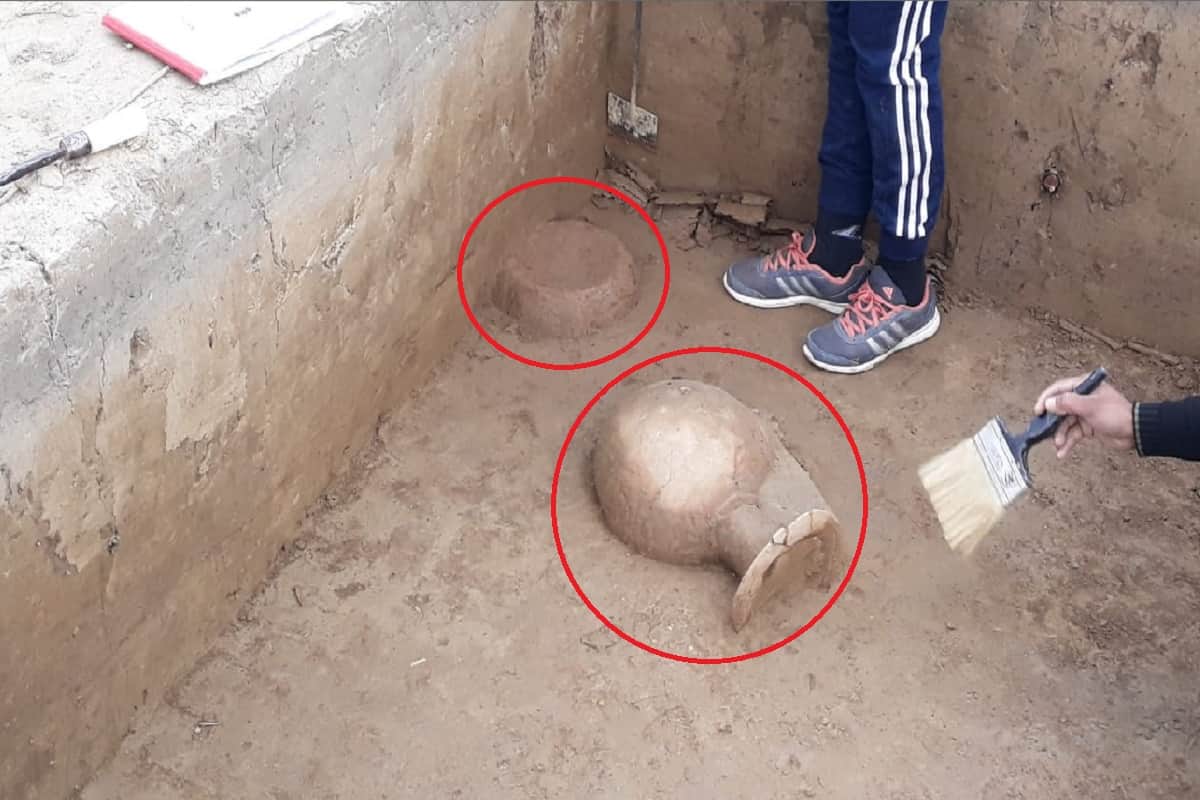 Sinauli of baghpat district the excavation the picture of the ancient grave is seen