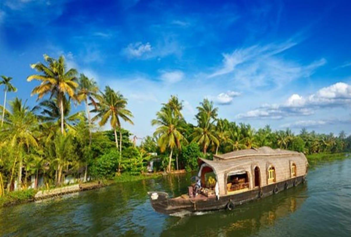 plan a trip to beautiful kerala munnar alleppey kovalam create fun memories