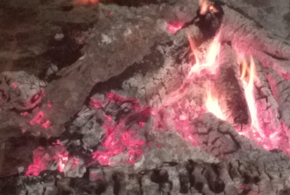Aghori evocation God Shiva on burning chita in Prayagraj Kumbh Mela 2019