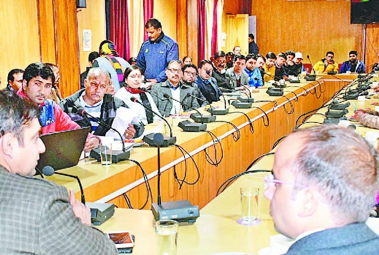 सड़क किनारे बेतरतीब वाहनों पर कसेगा शिकंजा : यूनुस