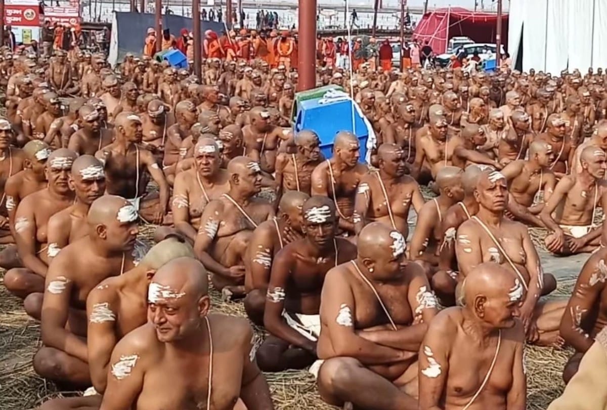 kumbh 2019: listening to pes mantra completed sanyas process