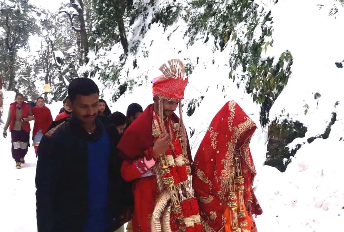 Marriage Baarat in snowfall in chamba Himachal Pradesh