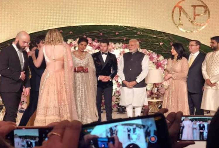 Priyanka Chopra and Nick Jonas celebrate one more reception with family