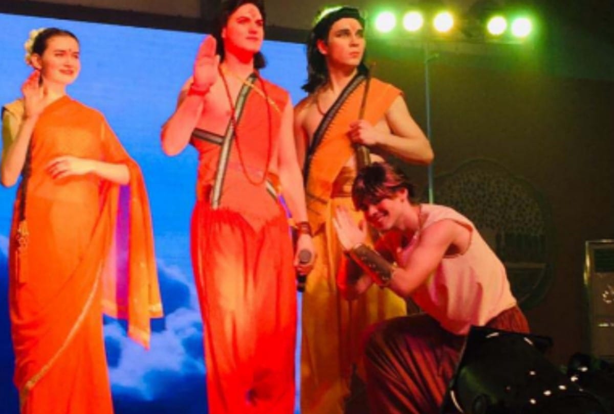 Kumbh 2019 Russia actor volga play Sita role and afgeni plan Lord Ram roal at kumbh mela