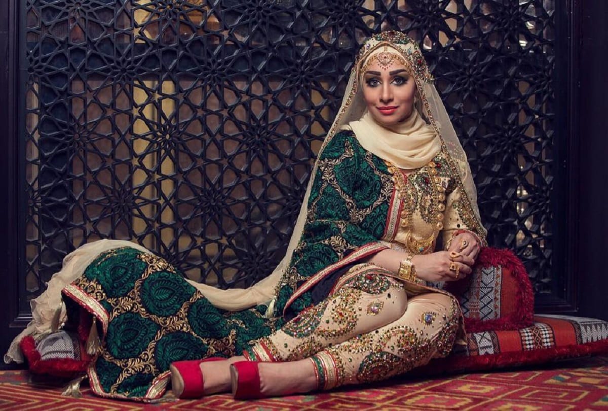 Worlds most beautiful woman pics viral on social media but nobody know this truth