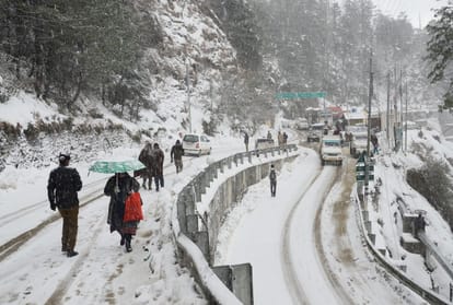 schools vacation extended till 17 february in kullu due to heavy snowfall warning in himachal