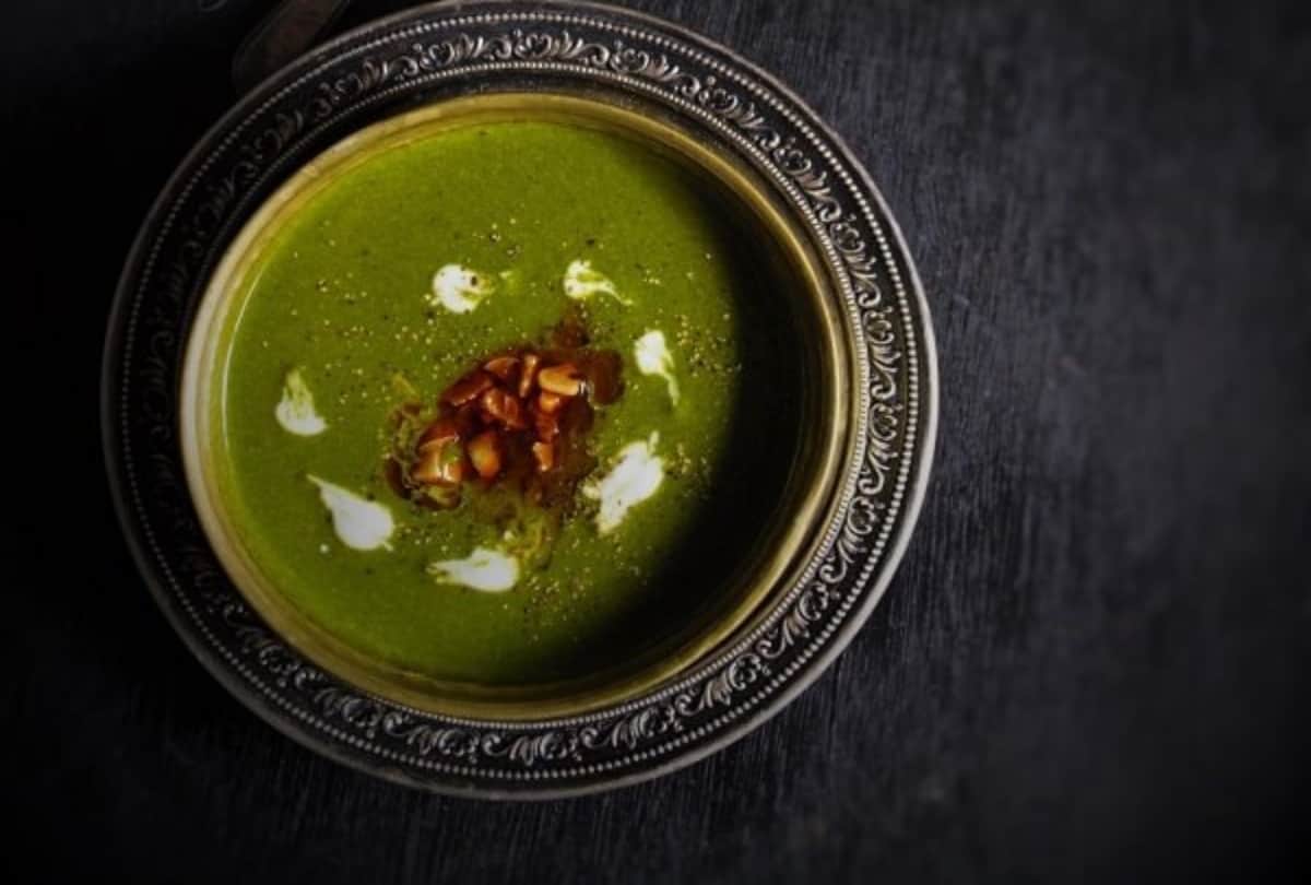 easy tasty recipe of spinach and peanut soup